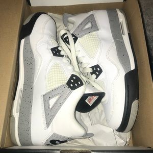 Jordan 4 size 5.5y